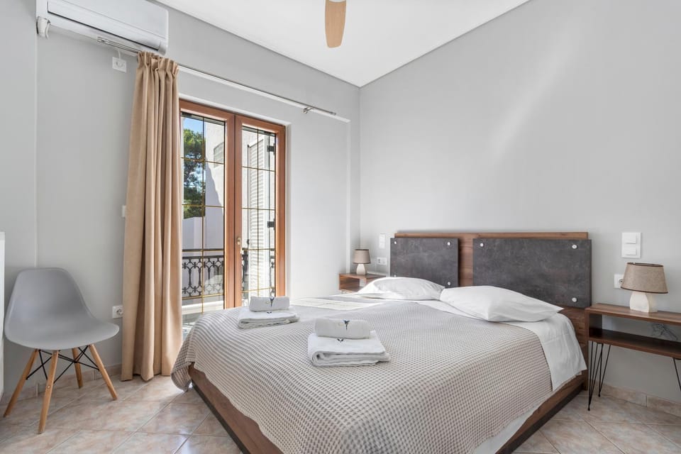 Vasilis Apartments Beachfront Apartment in Argolis, Greece