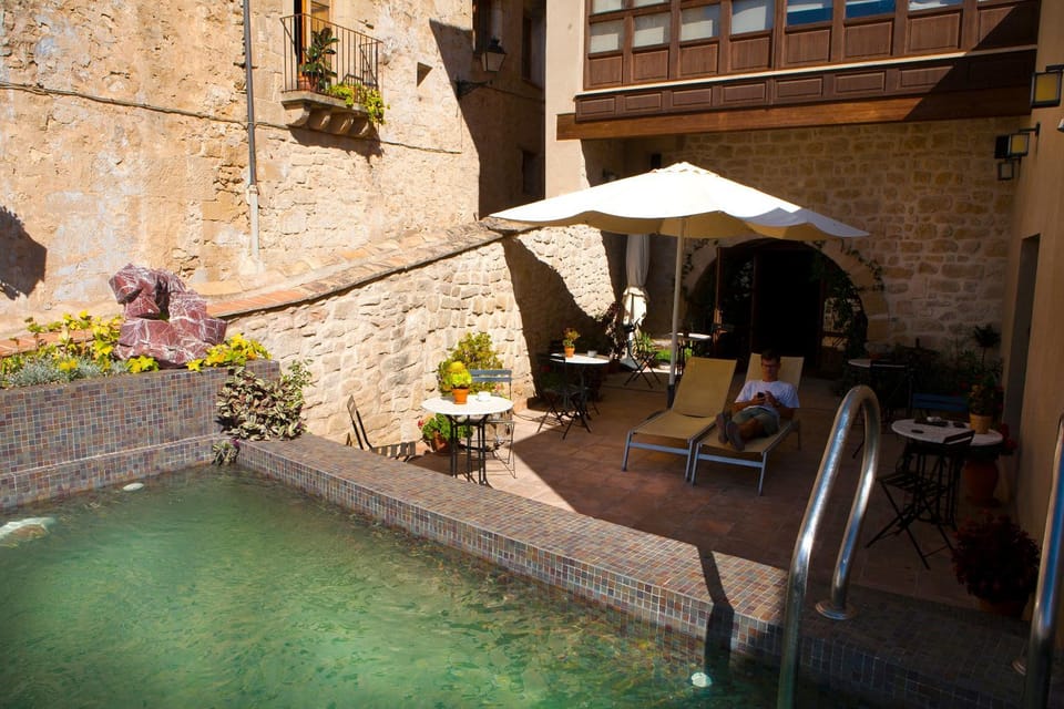 Patio, Day, Pool view, Swimming pool, Swimming pool, sunbed