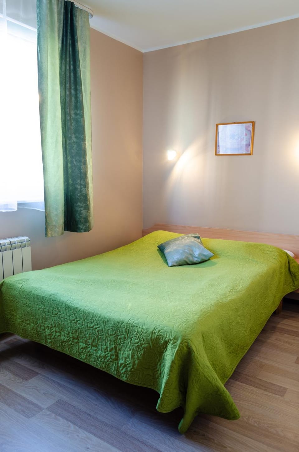 Bed, Photo of the whole room