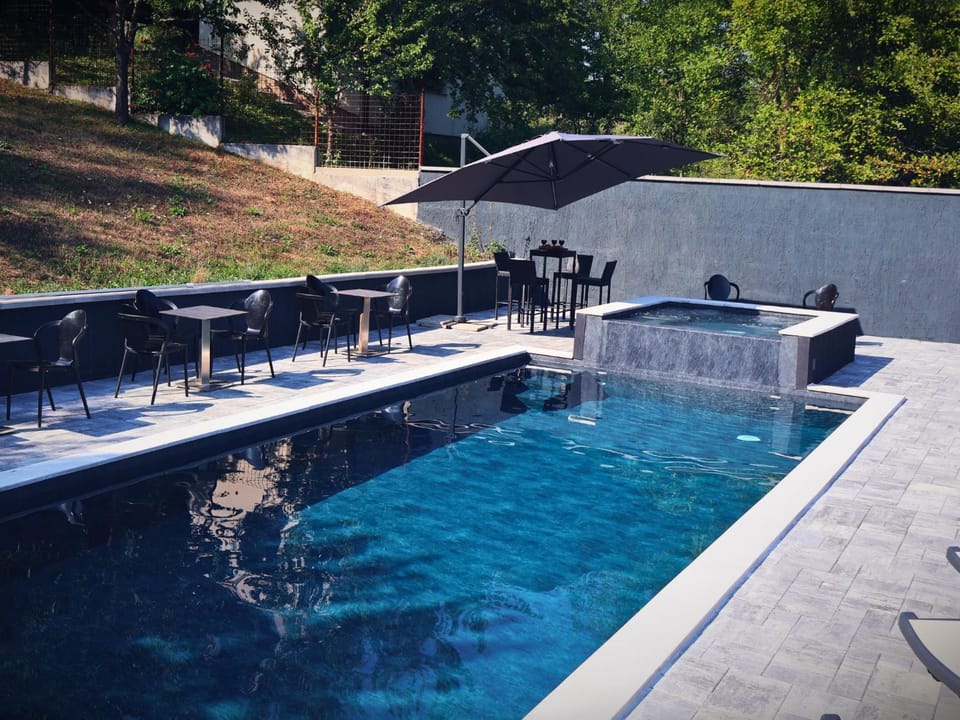Kuća za odmor Đogić - bazen & jacuzzi Villa in Federation of Bosnia and Herzegovina