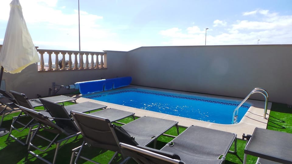 Swimming pool, Swimming pool