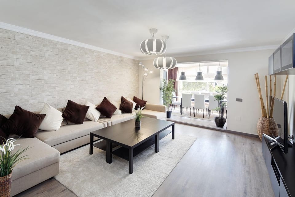 Living room, Lounge or bar