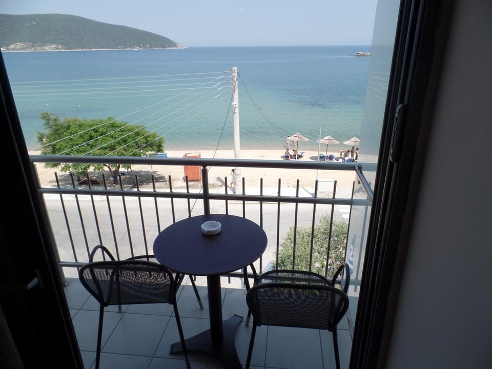 Sea view, Street view