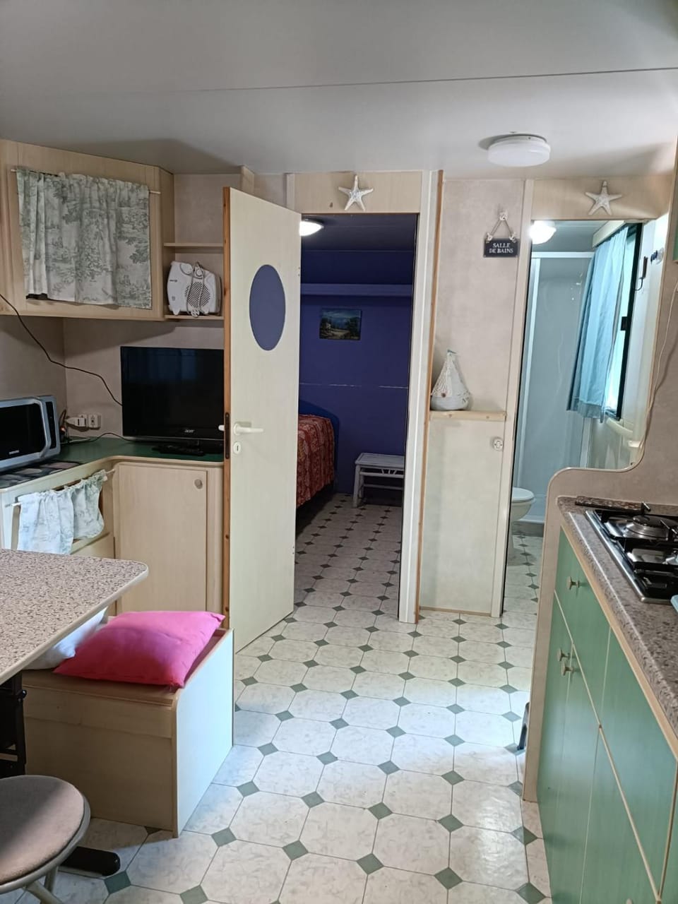 Kitchen or kitchenette, stove