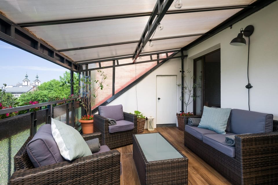 Balcony/Terrace, Seating area, City view