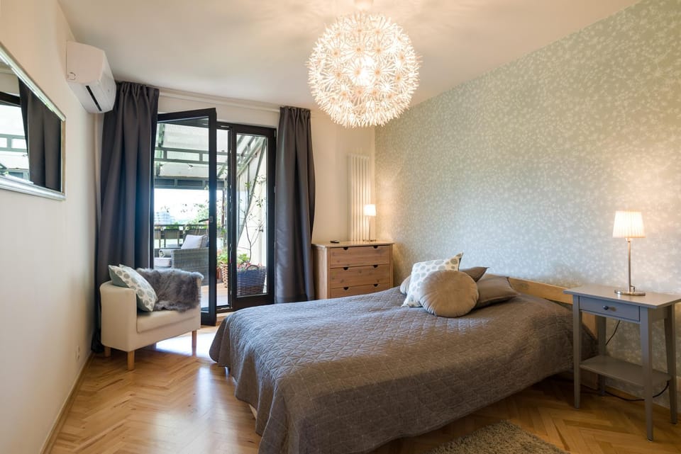 Bed, Balcony/Terrace, Bedroom