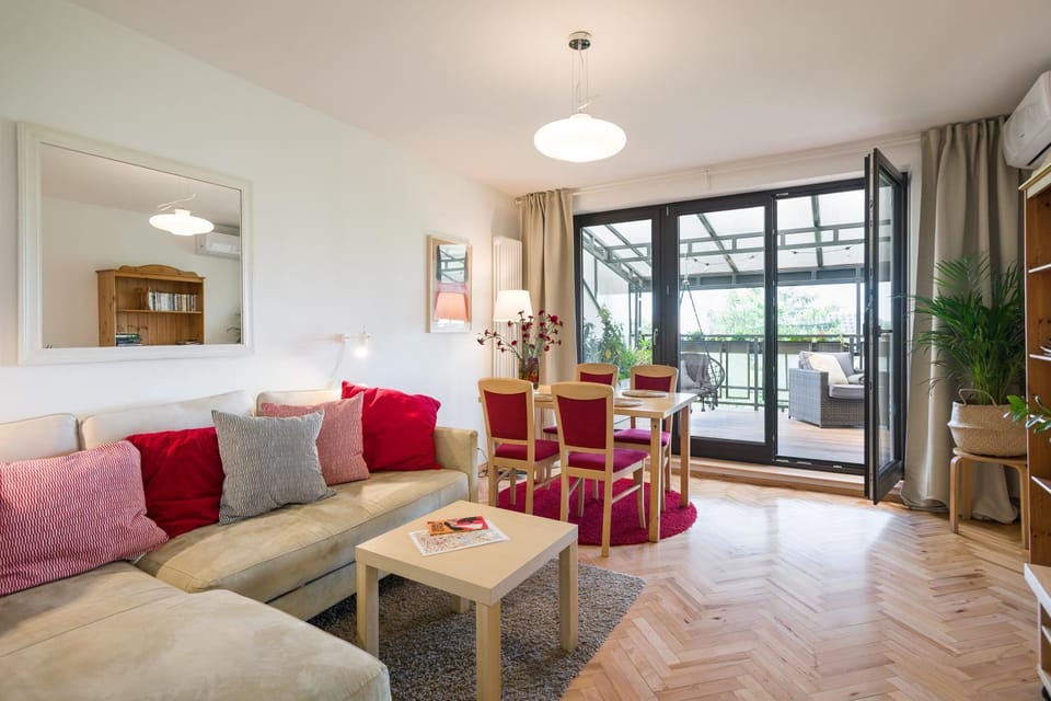 Balcony/Terrace, Living room, Seating area, Dining area