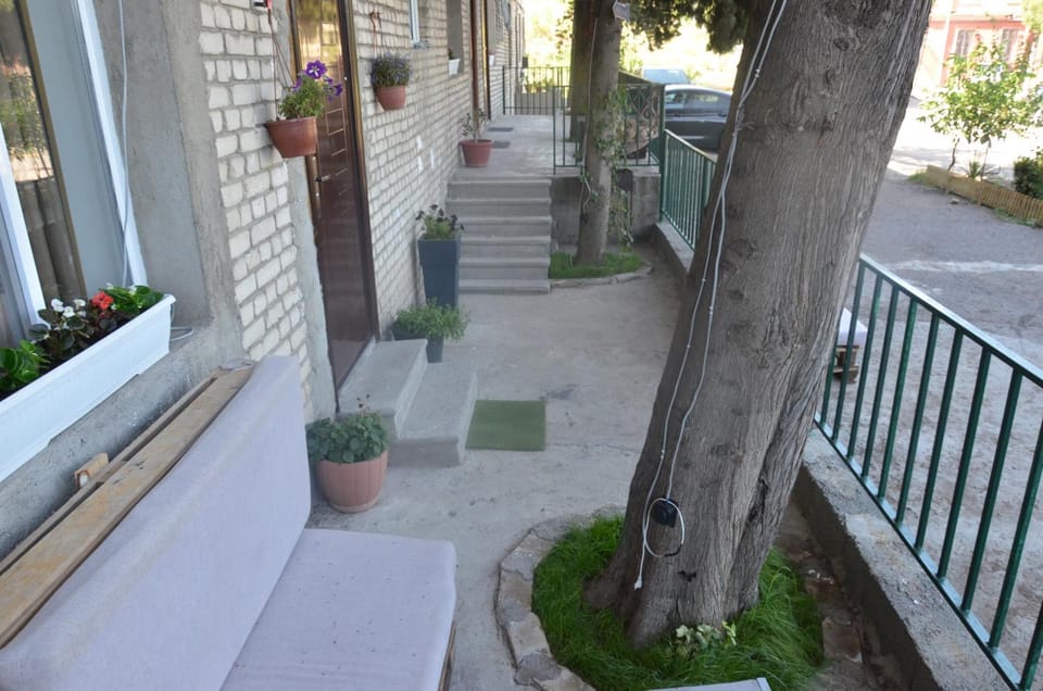 Property building, Facade/entrance, Balcony/Terrace