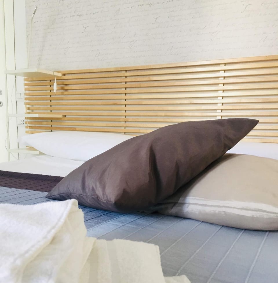 Bed, Decorative detail, On site