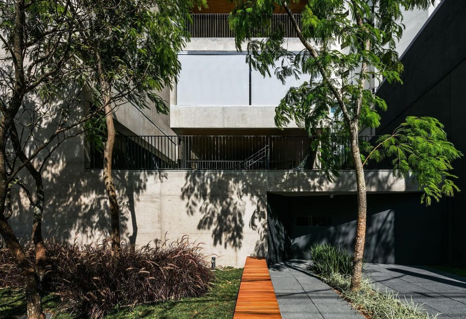 Facade/entrance