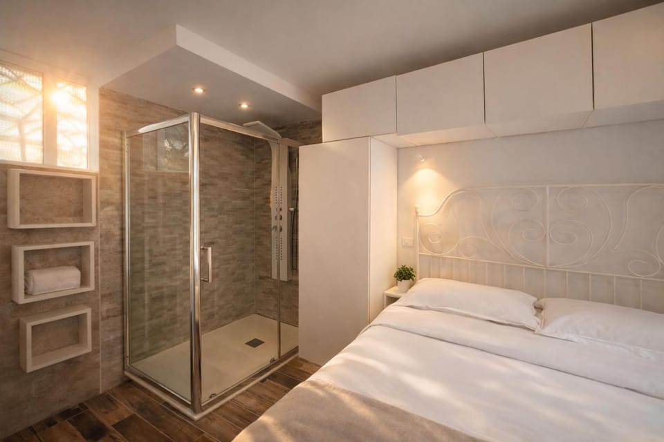 Shower, Bed, Bedroom, wardrobe