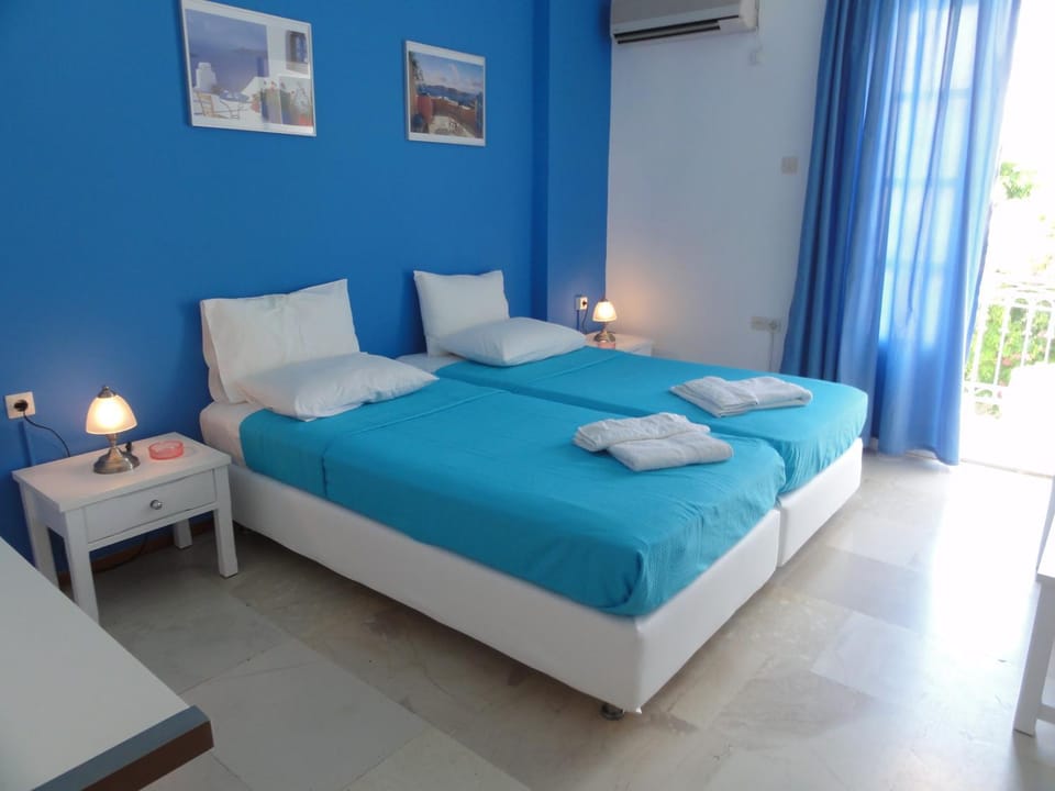 Day, Photo of the whole room