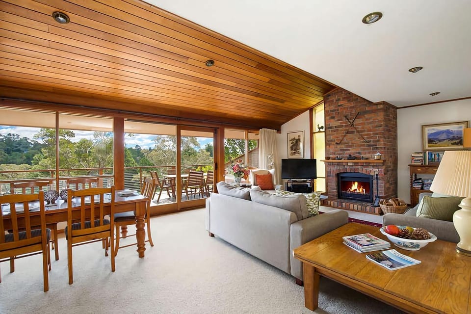 TV and multimedia, Living room, Seating area, Dining area, flat iron
