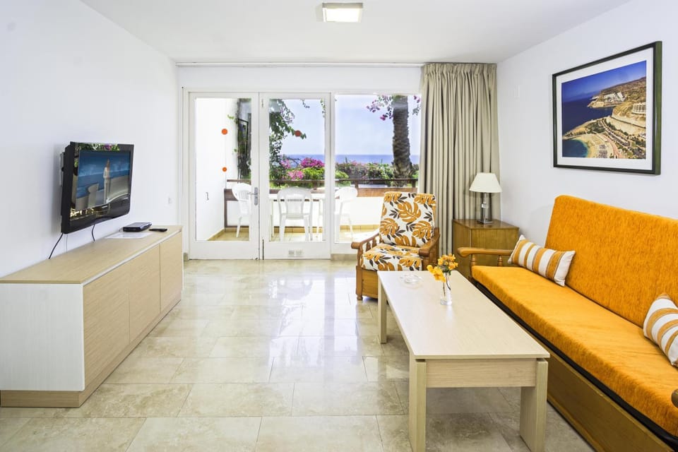 Living room, Sea view