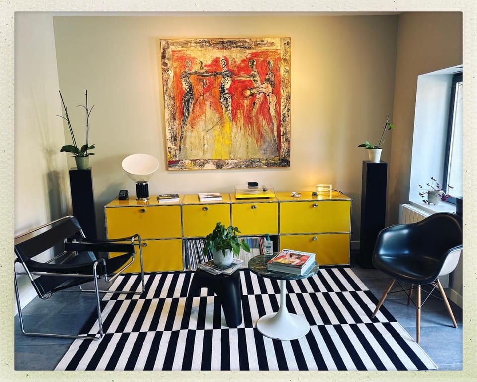 Living room, Seating area