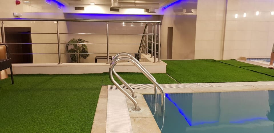 Swimming pool, Swimming pool