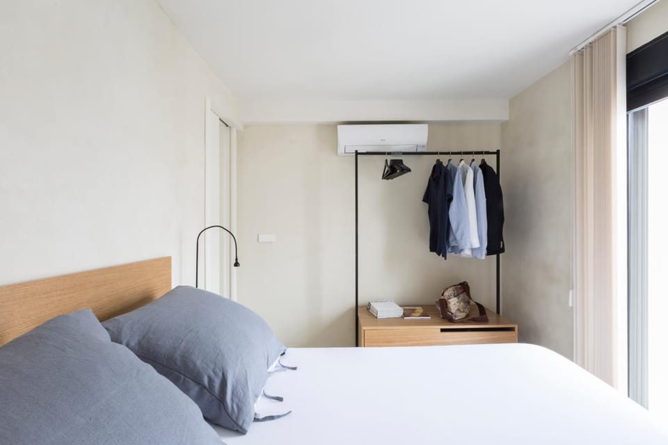 Spring, Day, Photo of the whole room, Decorative detail, Decorative detail, Bedroom, On site, City view, City view, Landmark view, Landmark view