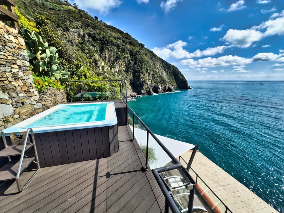 Hot Tub, Sea view