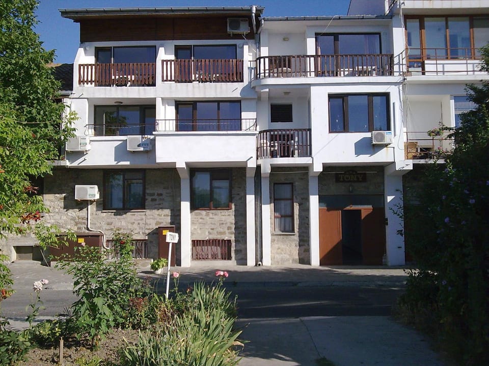 Property building, Facade/entrance