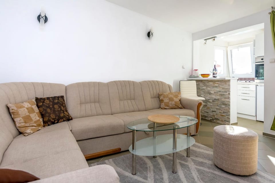 Kitchen or kitchenette, Living room, Seating area