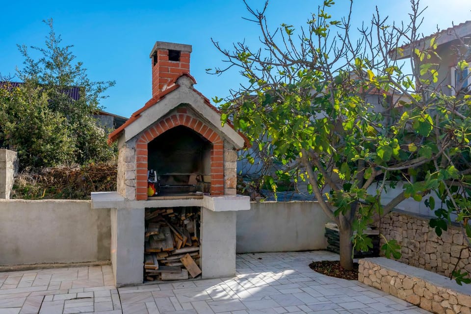 Property building, BBQ facilities, Garden, Garden view