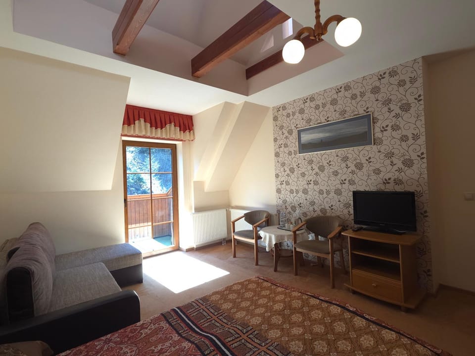 Bed, TV and multimedia, Coffee/tea facilities, Balcony/Terrace, Photo of the whole room, Bedroom