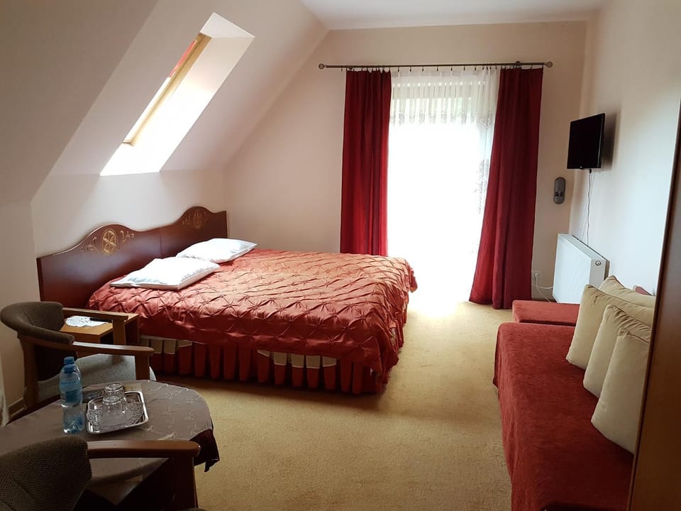 Bed, TV and multimedia, Coffee/tea facilities, Photo of the whole room