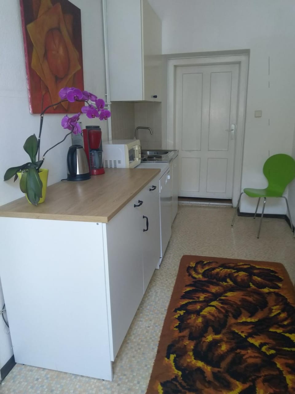 Kitchen or kitchenette