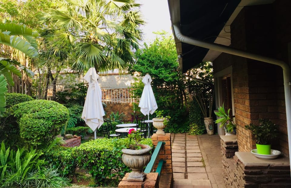 Amper Bo Guest House Bed and Breakfast in Pretoria