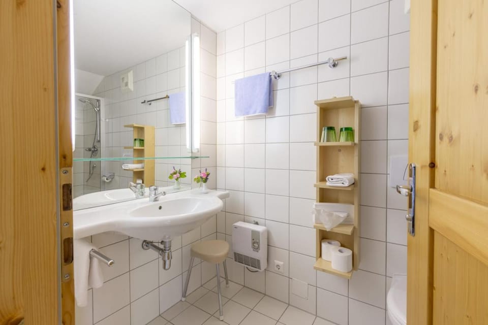 Frühstückspension "Schlosswirt" Bed and Breakfast in Carinthia, Austria