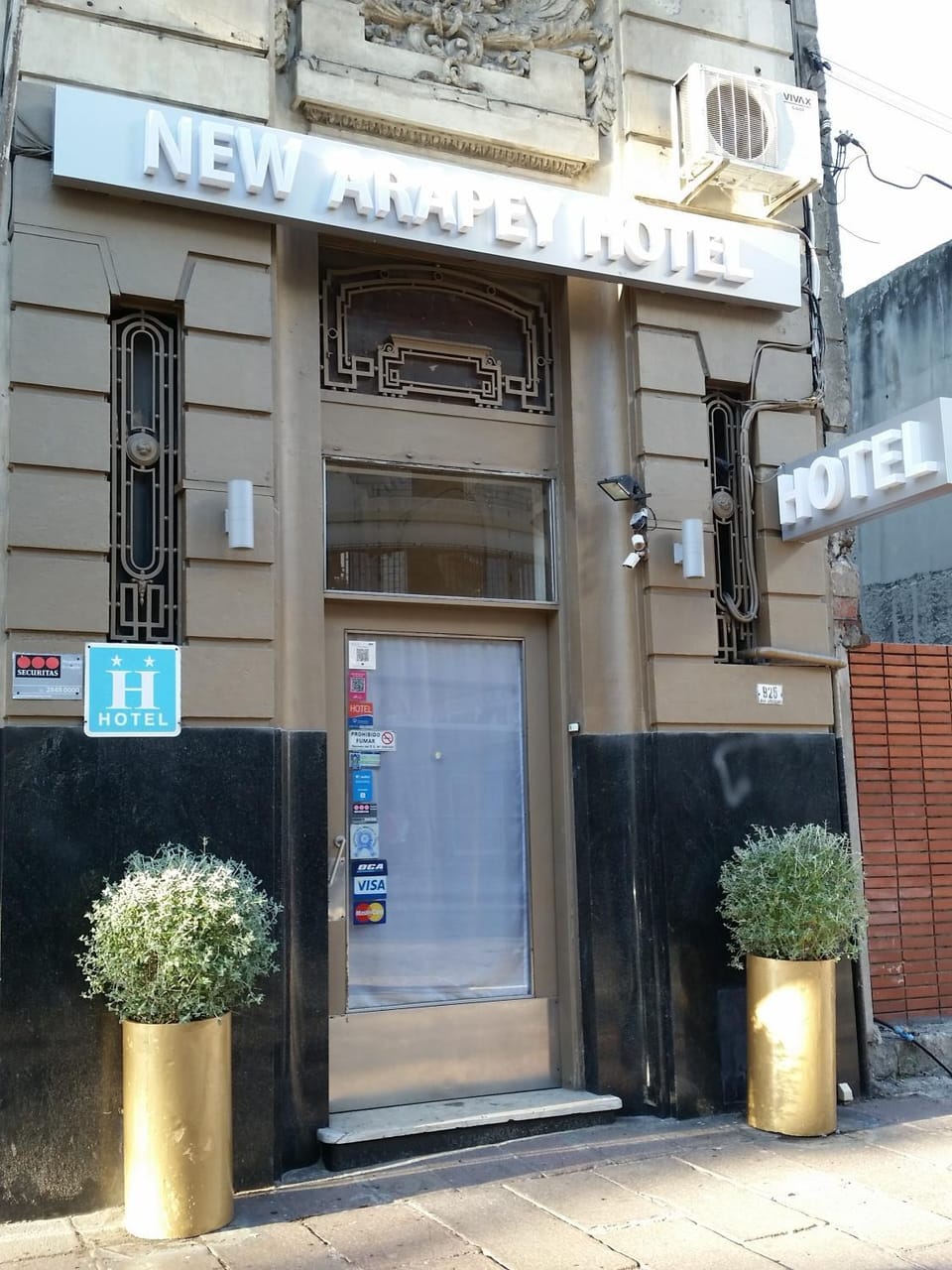 Facade/entrance, Facade/entrance