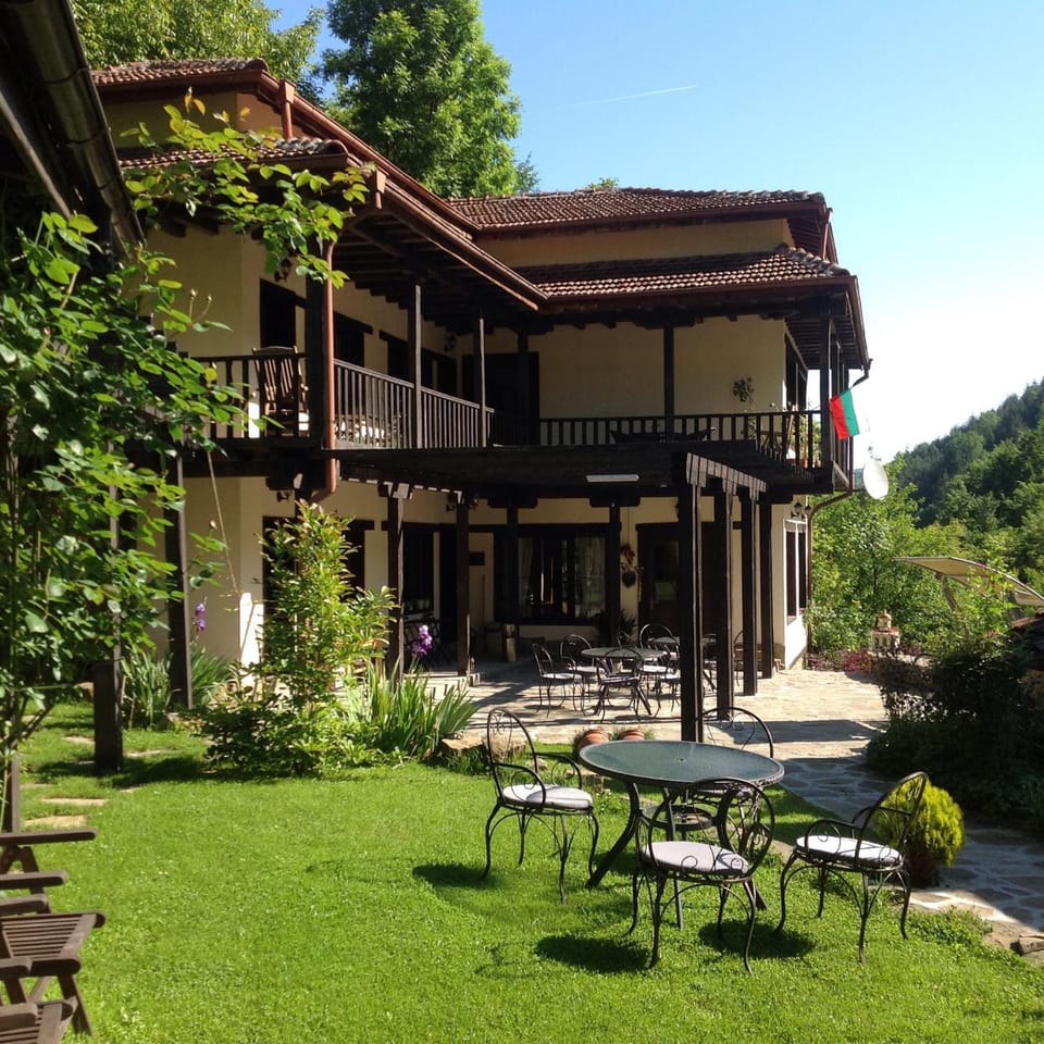 Facade/entrance, Garden, Mountain view