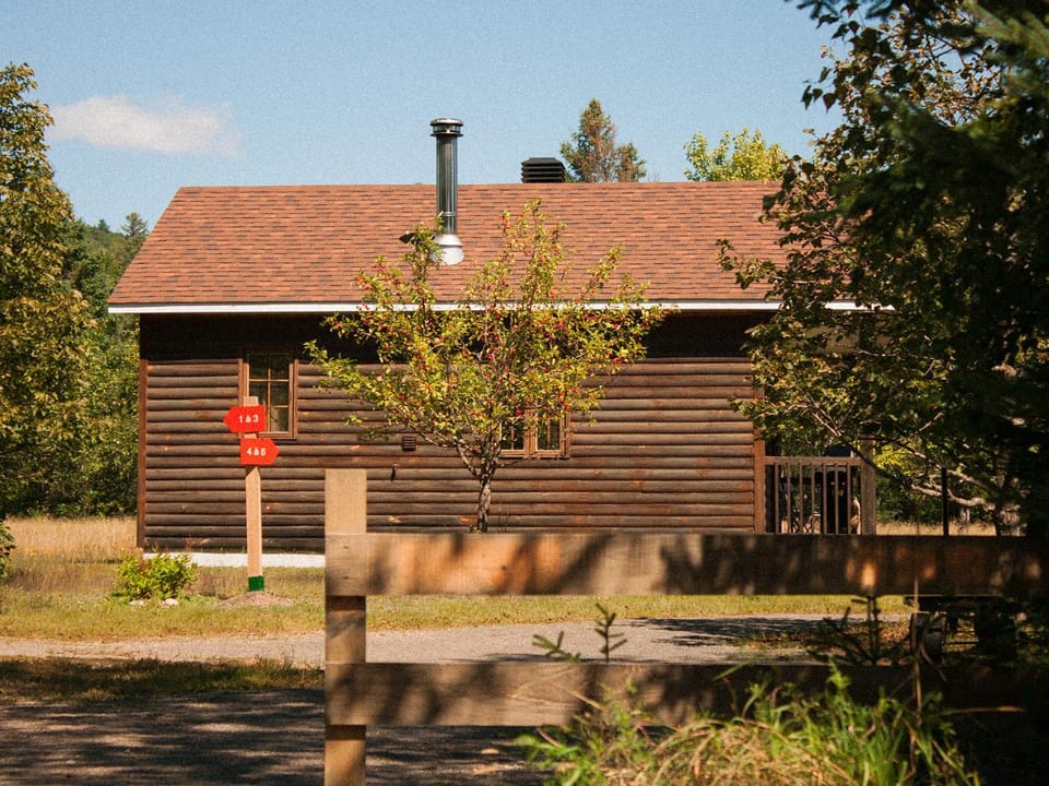 Kilomètre 42 Chalet in Val-David