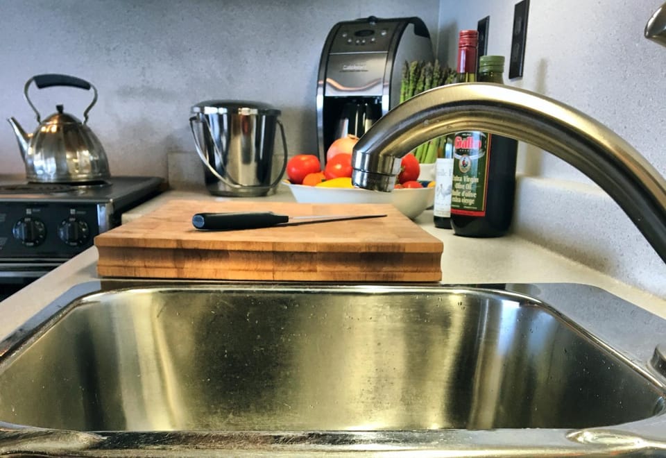 Kitchen or kitchenette