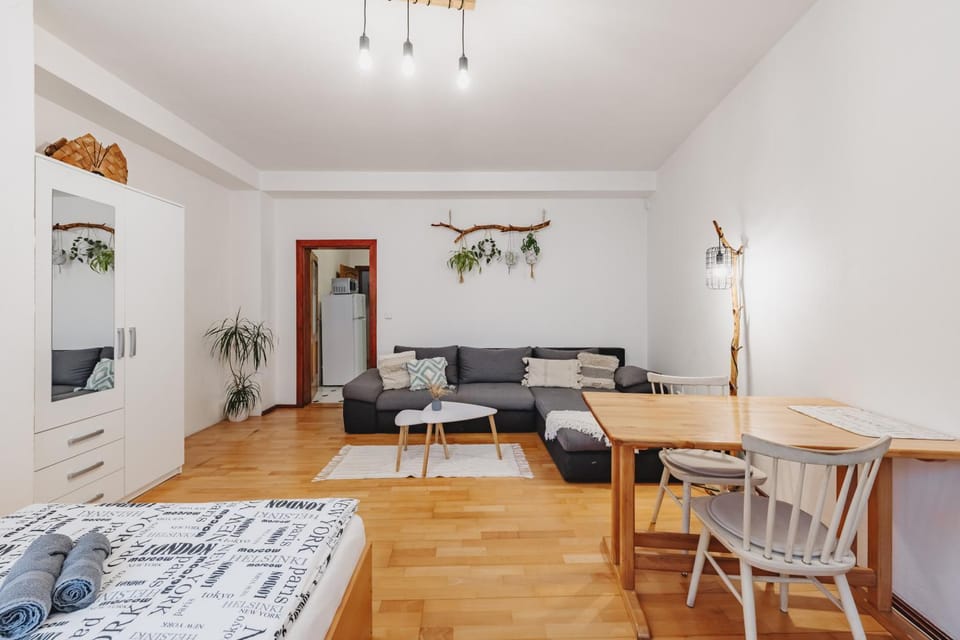 TV and multimedia, Living room, Seating area, Dining area, pet friendly, towels