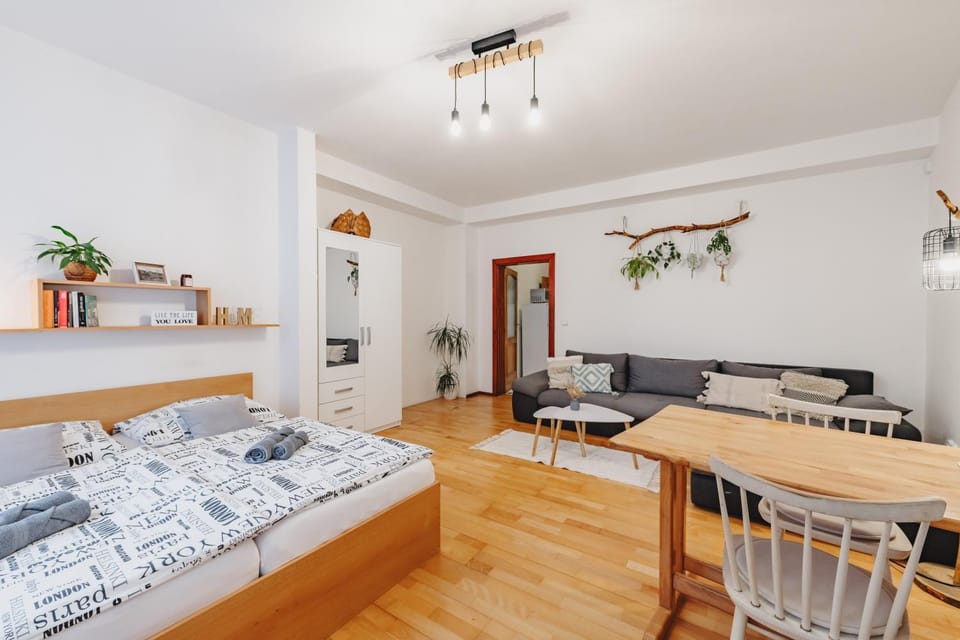 Living room, Seating area, Dining area, pet friendly, towels