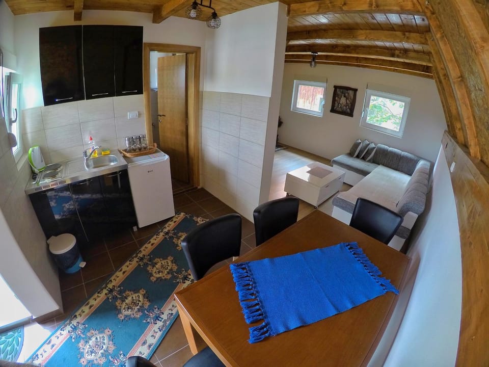 Seating area, Dining area