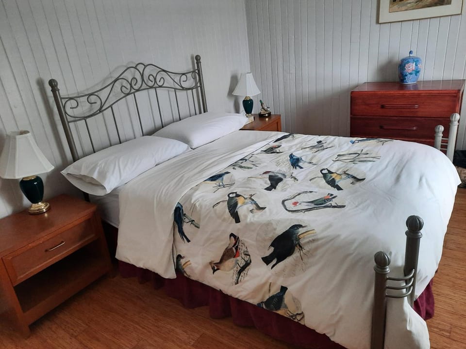 Bedroom, air conditioner