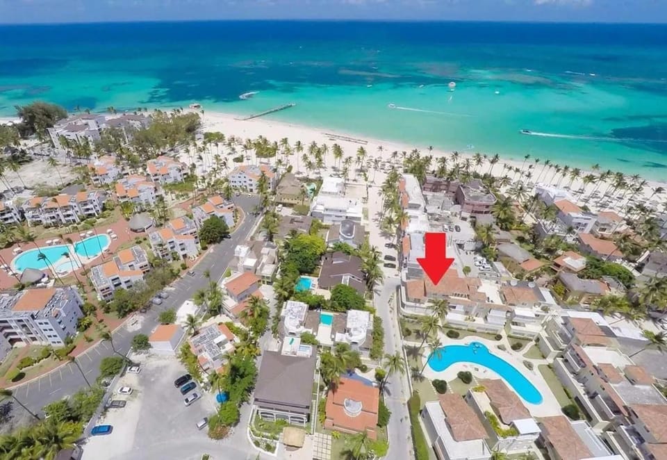 Beach, Sea view, Street view, Swimming pool, Location