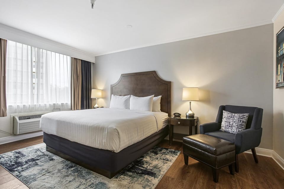 Property building, Bed, Photo of the whole room, Bedroom