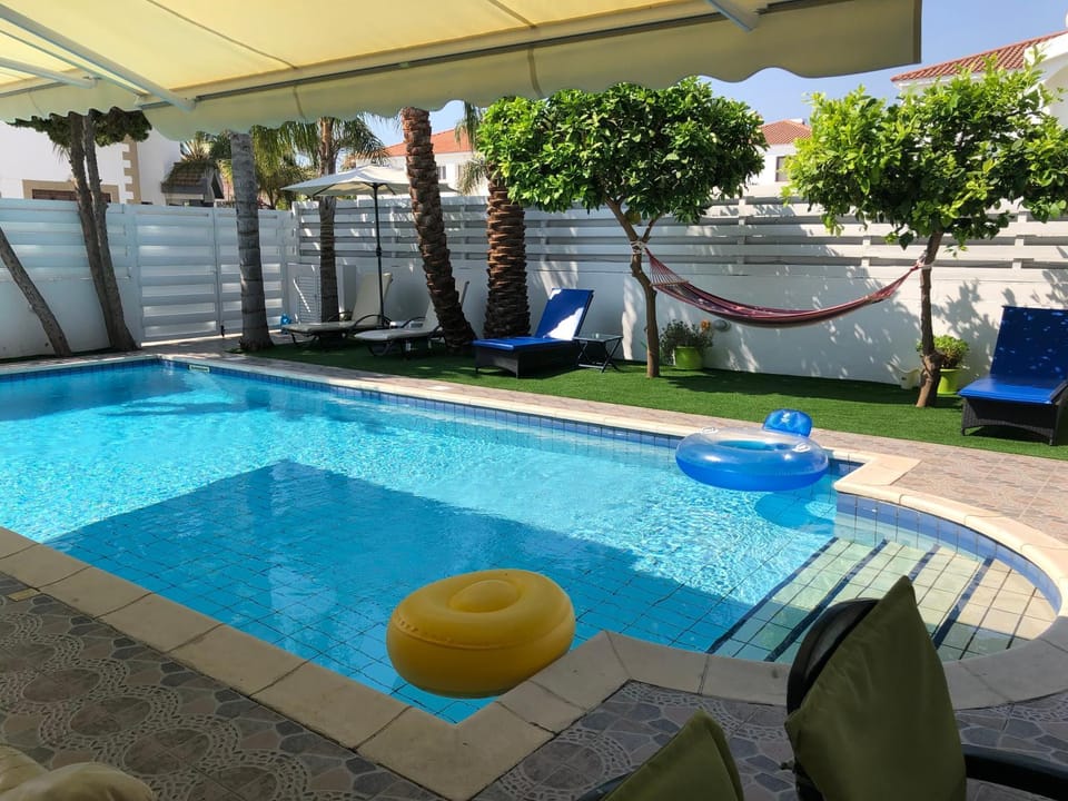 Patio, Day, Pool view, Swimming pool, Swimming pool, sunbed