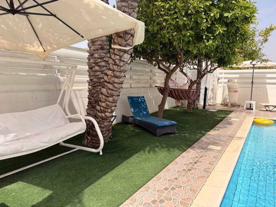 Garden, Garden view, Pool view, Swimming pool, sunbed