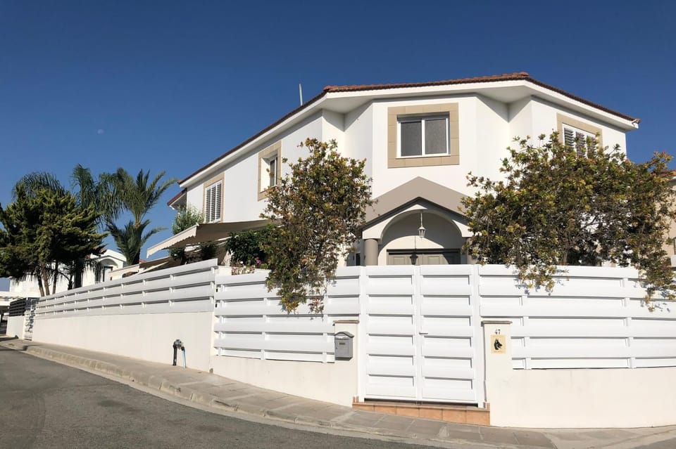 Property building, Day, Street view