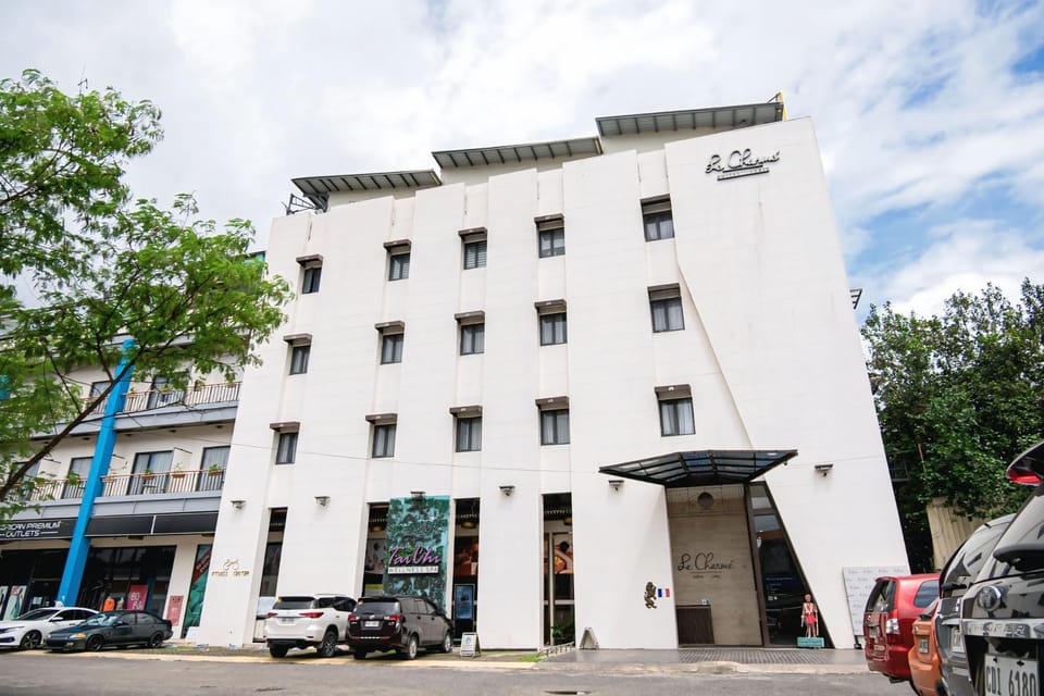 Property building, Facade/entrance
