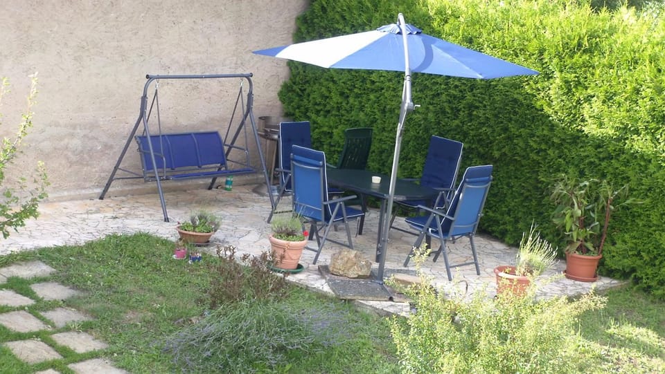 BBQ facilities, Garden, Balcony/Terrace