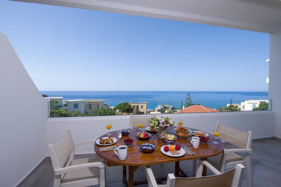 Natural landscape, Balcony/Terrace, Sea view