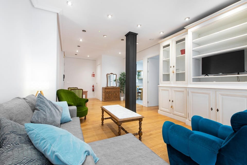 Living room, Seating area