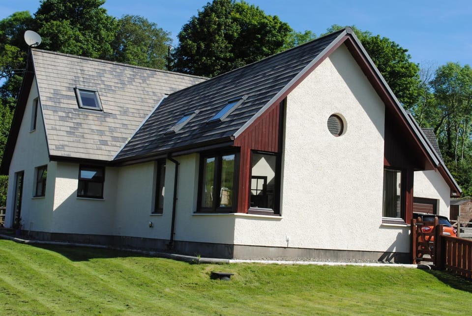 Facade/entrance, Garden