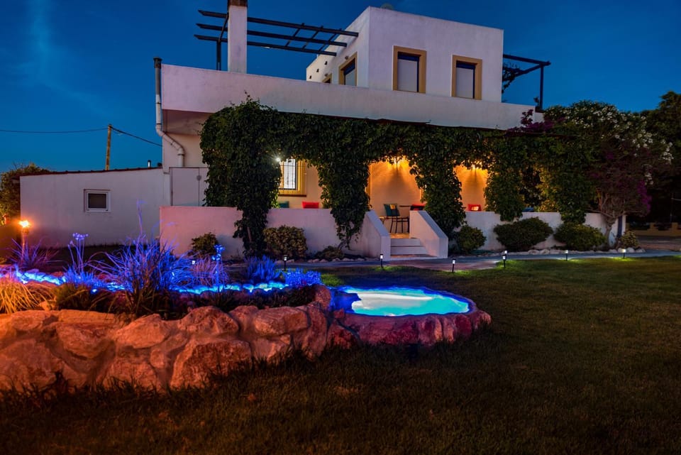 Property building, Garden, On site, Garden view, Sunset