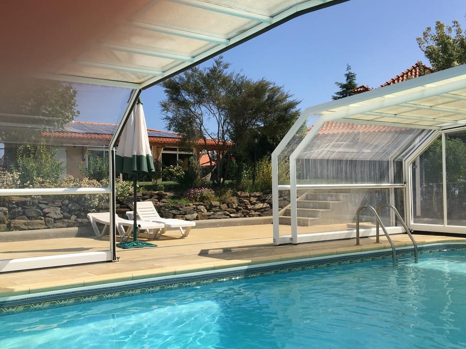 Swimming pool, Swimming pool